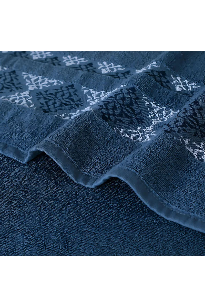 Cotton Towels Set | 3 Pcs | Elegant 3D Design | Available in Multiple Colors