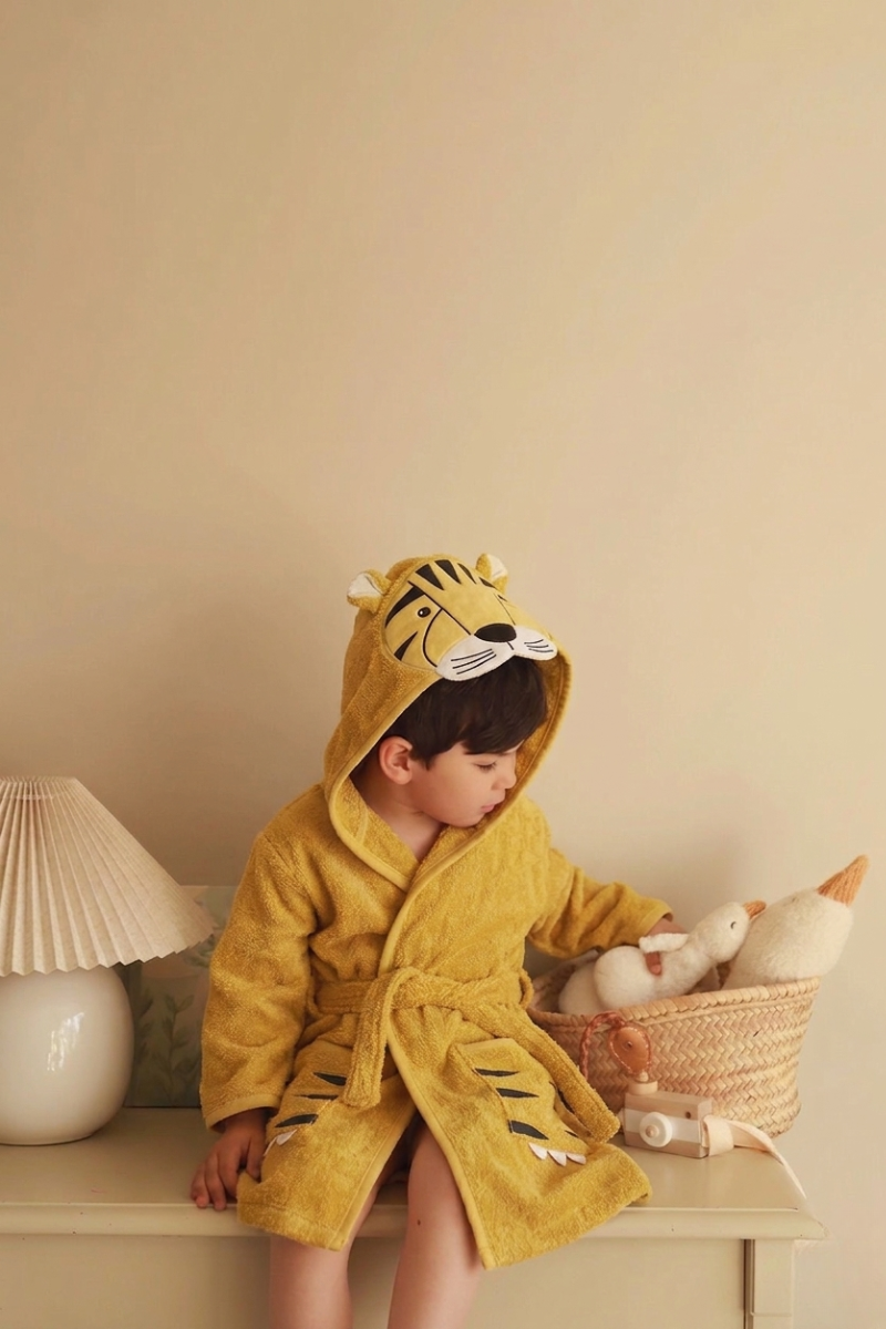 Tiger Hooded Kids Bathrobe – Yellow (Ages 4 to 10)