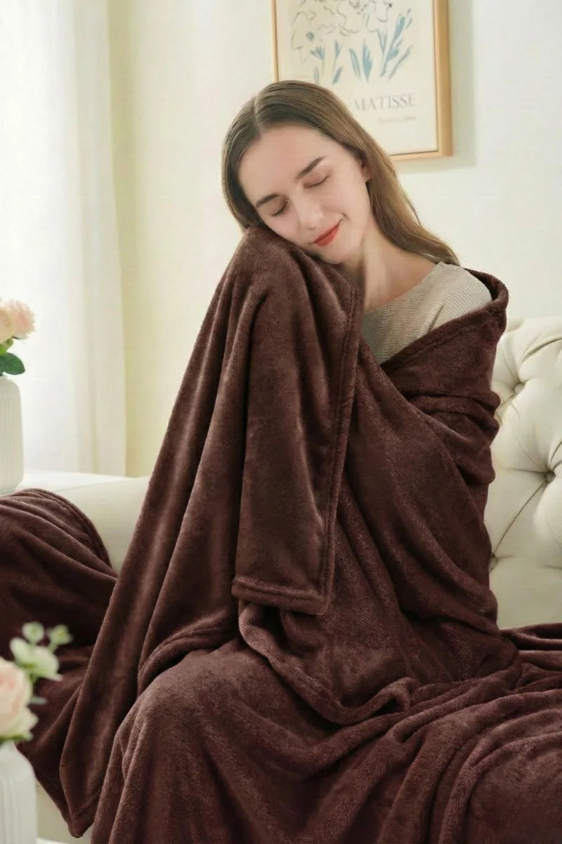 Soft and Cozy Dark Brown Fleece Throw Blanket for Ultimate Comfort