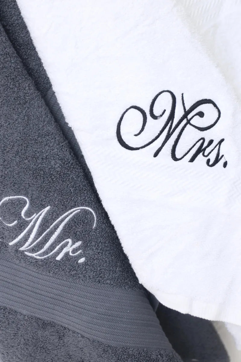 Luxury Embroidered Mr & Mrs Towel Set – Perfect Wedding, Anniversary & Couple Gift