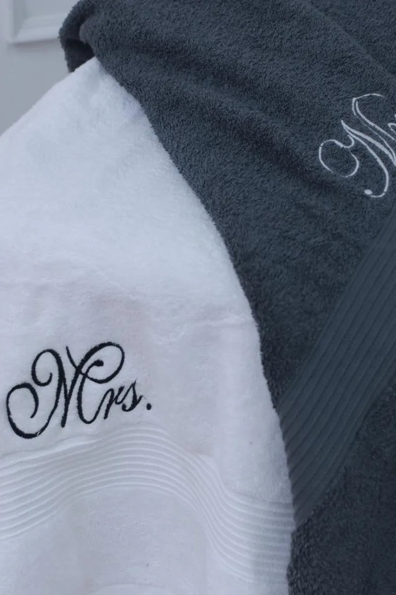 Luxury Embroidered Mr & Mrs Towel Set – Perfect Wedding, Anniversary & Couple Gift