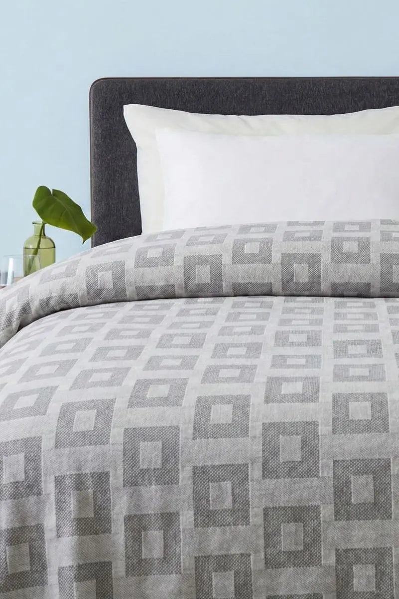 Box_Cellular blanket | 72x90 inches | 300 gsm (Modern thermal blanket)