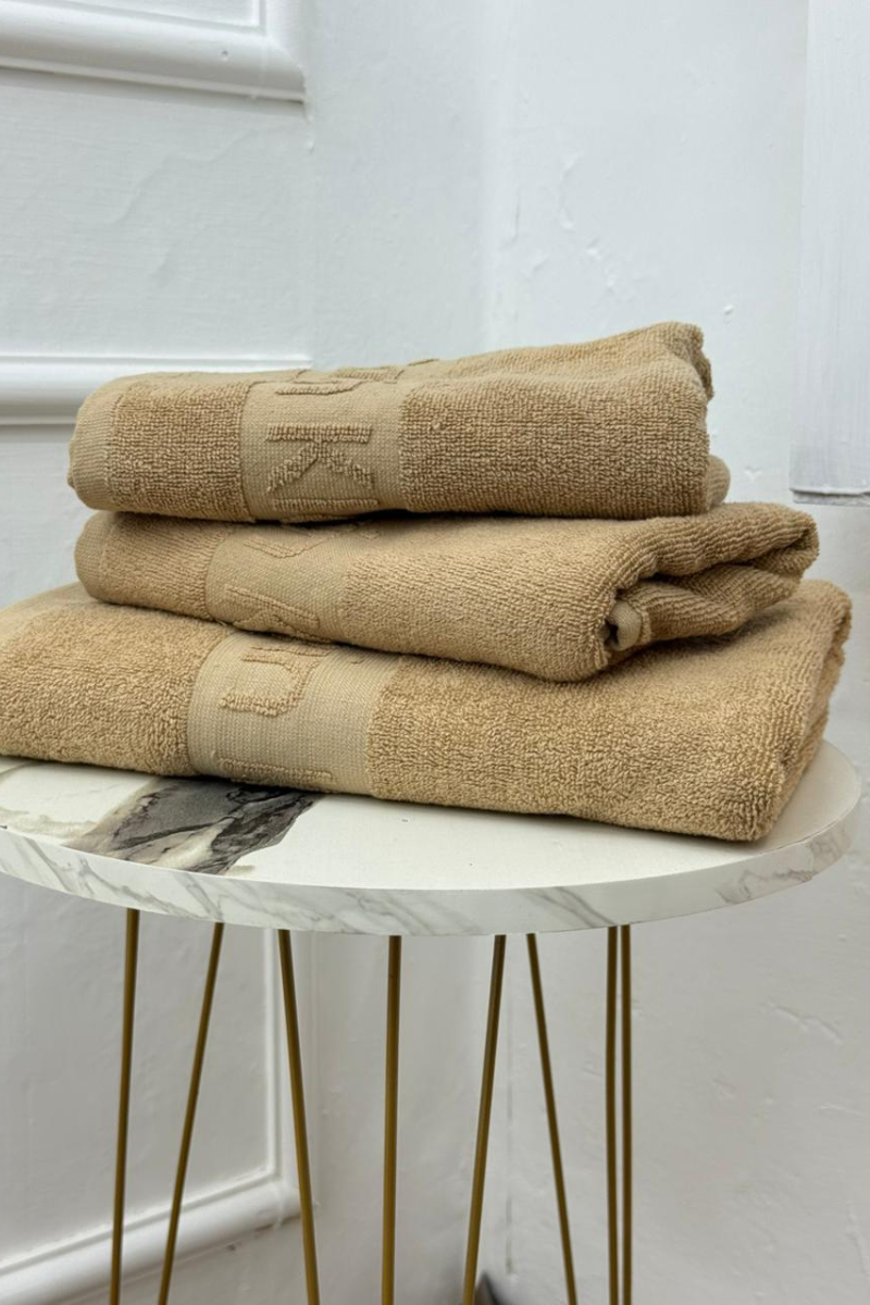 Luxury 3-Pcs Export Quality Towel Set – Ultra Soft & Highly Absorbent