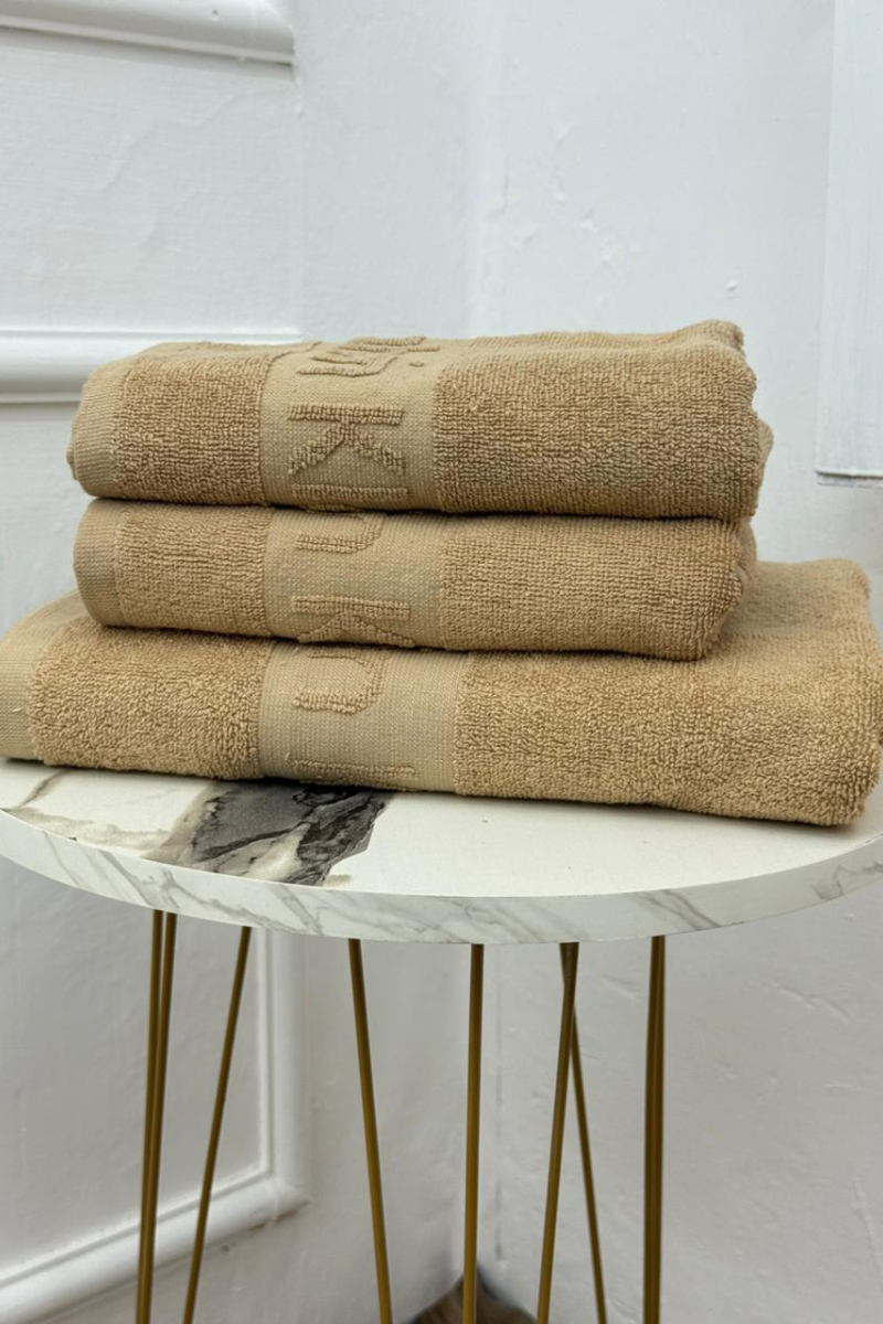 Luxury 3-Pcs Export Quality Towel Set – Ultra Soft & Highly Absorbent