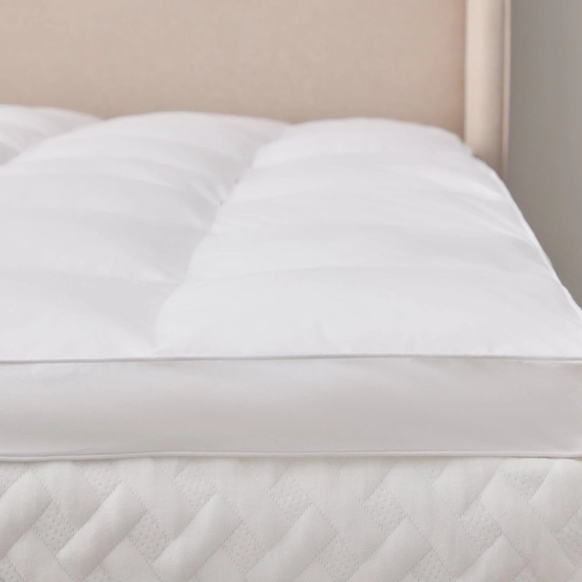 Square Quilted Mattress Topper – King Size (72 x 78 Inches)