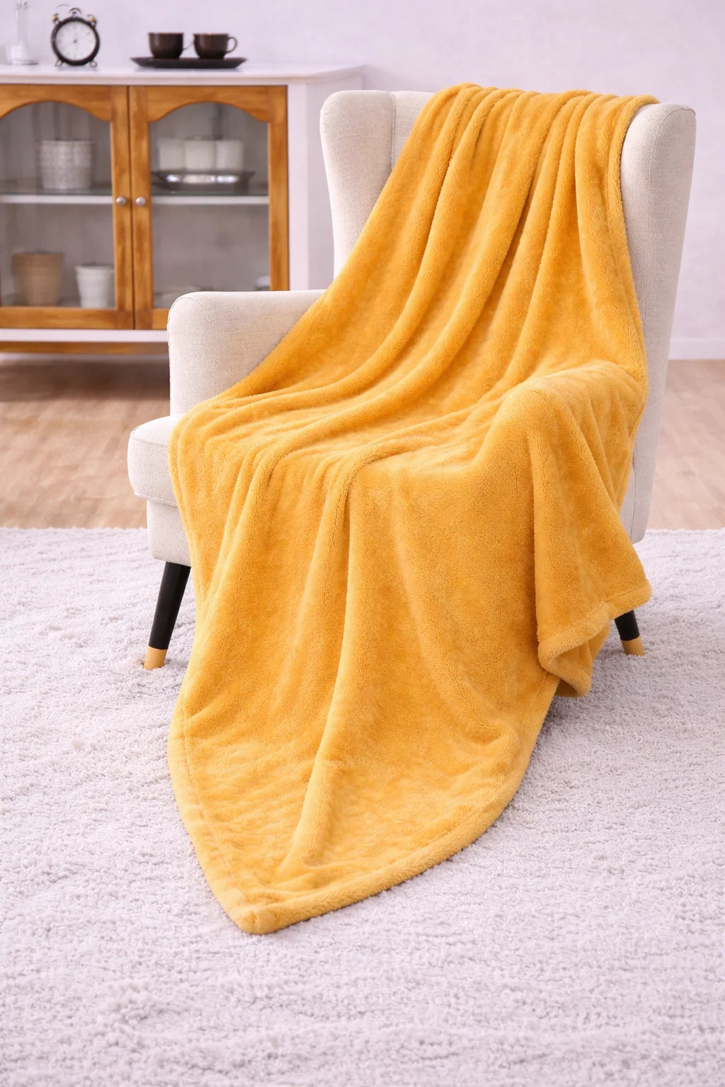 Soft and Cozy Yellow Fleece Throw Blanket for Ultimate Comfort