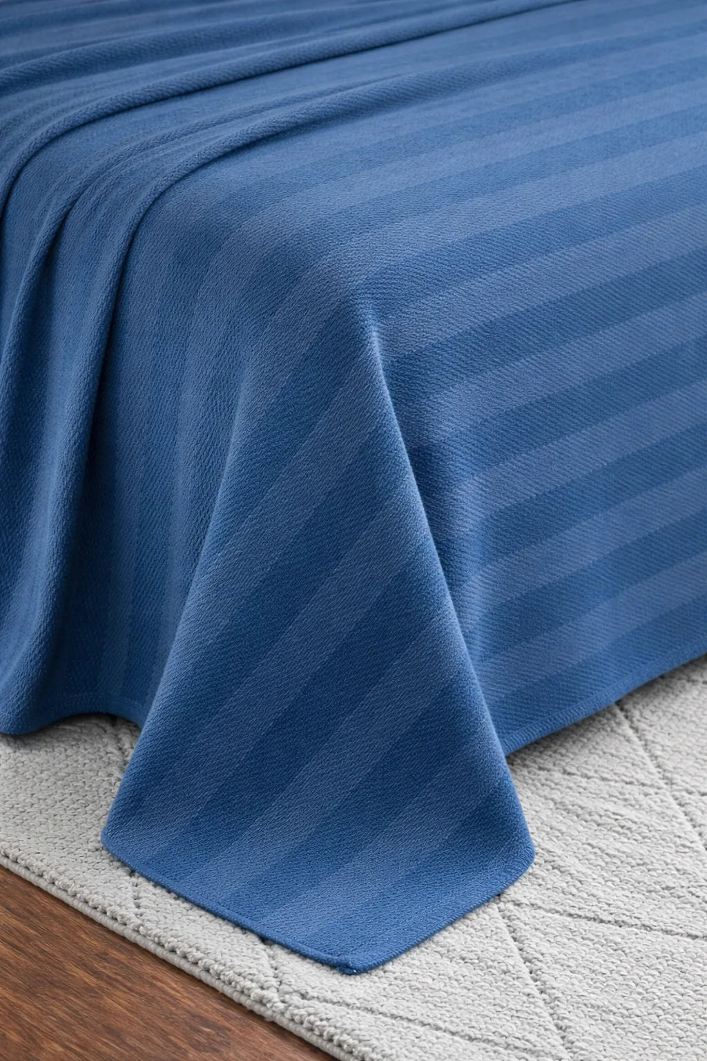 Textured Chevron Woven Cotton Blanket – Cozy All-Season Throw in Rich Light Blue