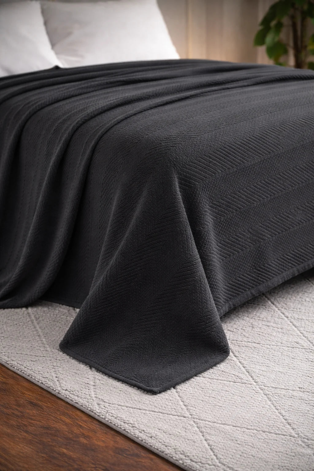 Textured Chevron Woven Cotton Blanket – Cozy All-Season Throw in Rich Black