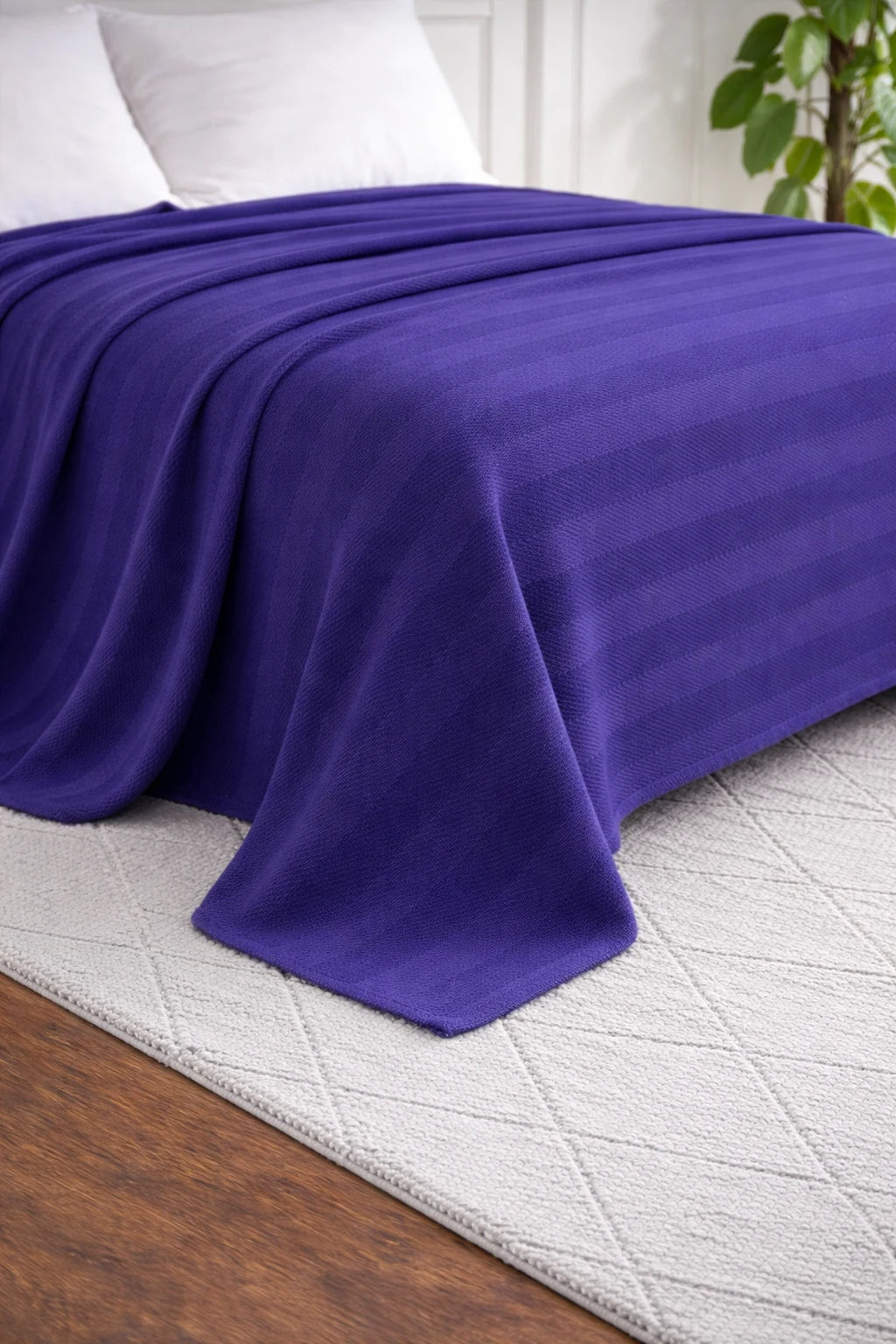 Textured Chevron Woven Cotton Blanket – Cozy All-Season Throw in Rich Blue