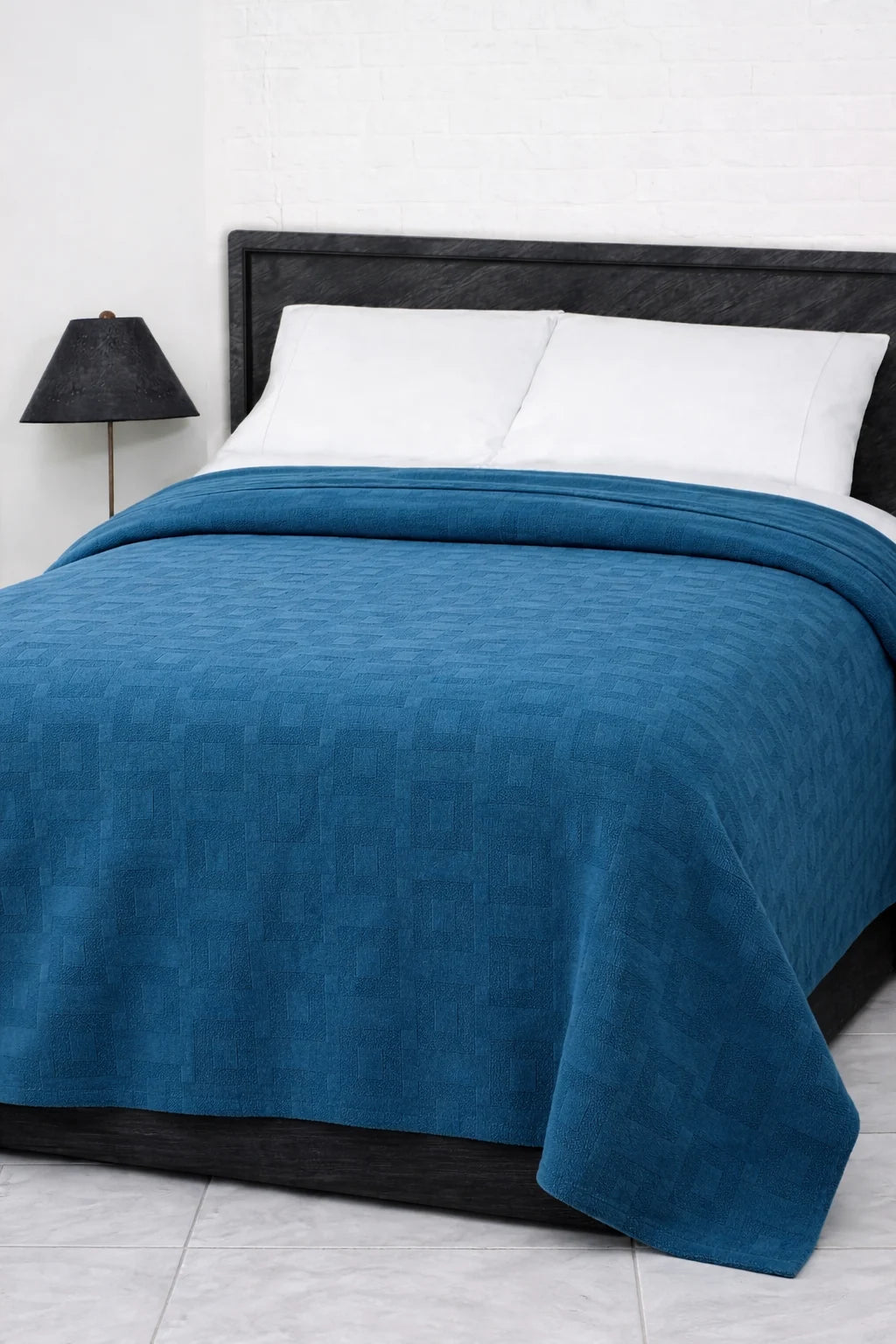 Cozy Deep Blue Geometric Thermal Blanket 72x90 Inches | 300 GSM