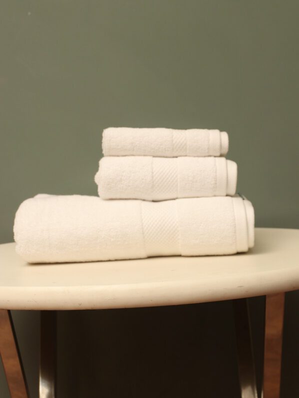 White Diamond Towel Set
