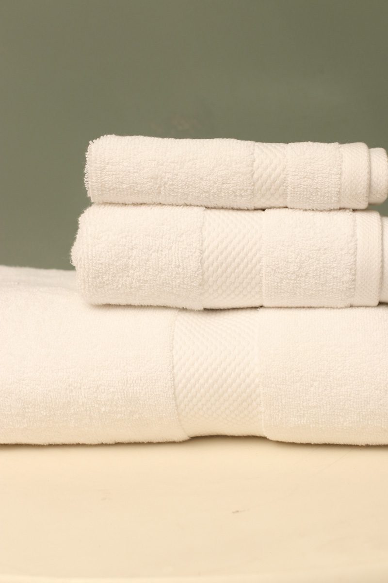 White Diamond Towel Set | 3-Pcs | ST-308