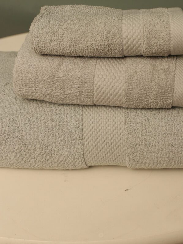 Silver Diamond Towel Set
